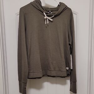 Vuori Women's Hoodie in Light Oregeno Heather